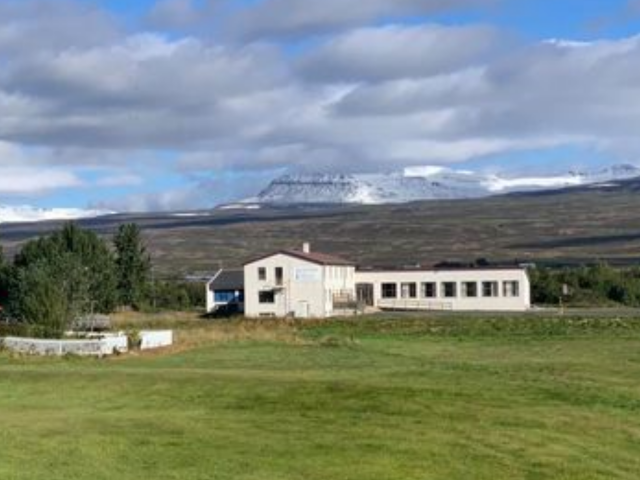 Mynd af gamla barnaskólanum á Eiðum