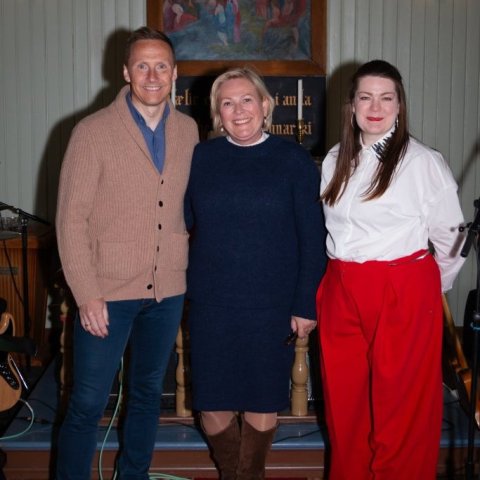 Forsetahjónin og sveitarstjóri í Bakkagerðiskirkju á Borgarfirði. 