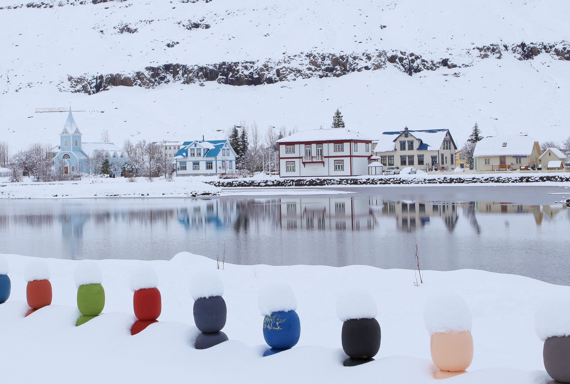 Mat á aðstæðum á Seyðisfirði – slæmt veður framundan á landinu / Conditions in Seyðisfjörður due to …