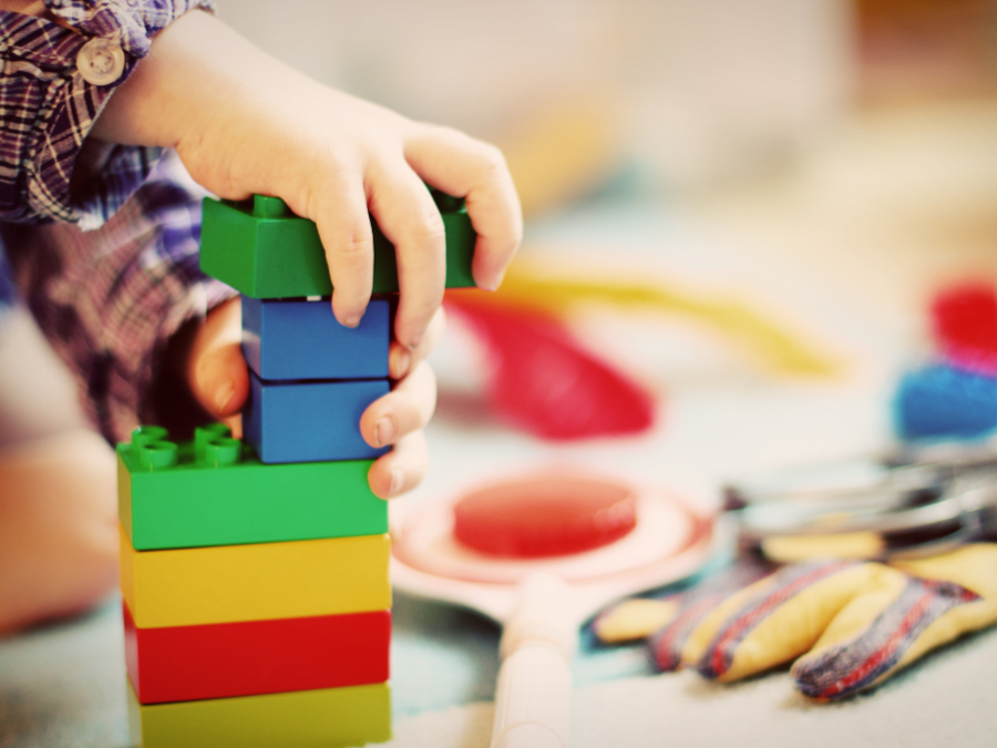 Öll leikskólabörn fá pláss við 12 mánaða aldur