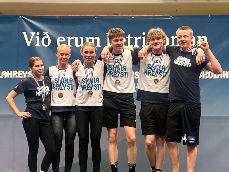 Mynd: Lið Egilsstaðaskóla. Frá vinstri: Edda Pétursdóttir, Andrea Ýr Benediktsdóttir, Kristín Indían&hellip;