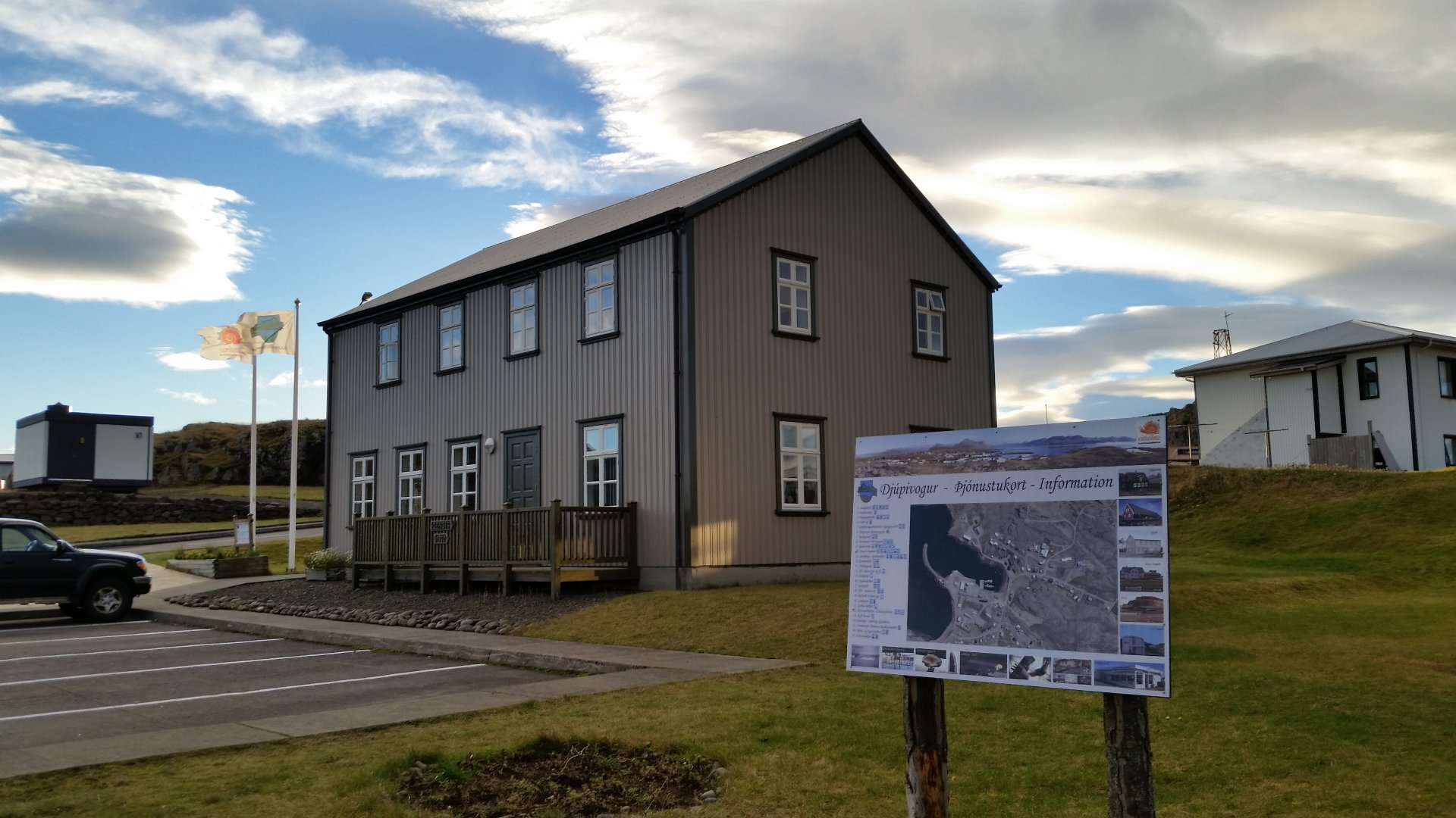 Sumarleyfi sveitarstjórnar og lokun bæjarskrifstofa Múlaþings