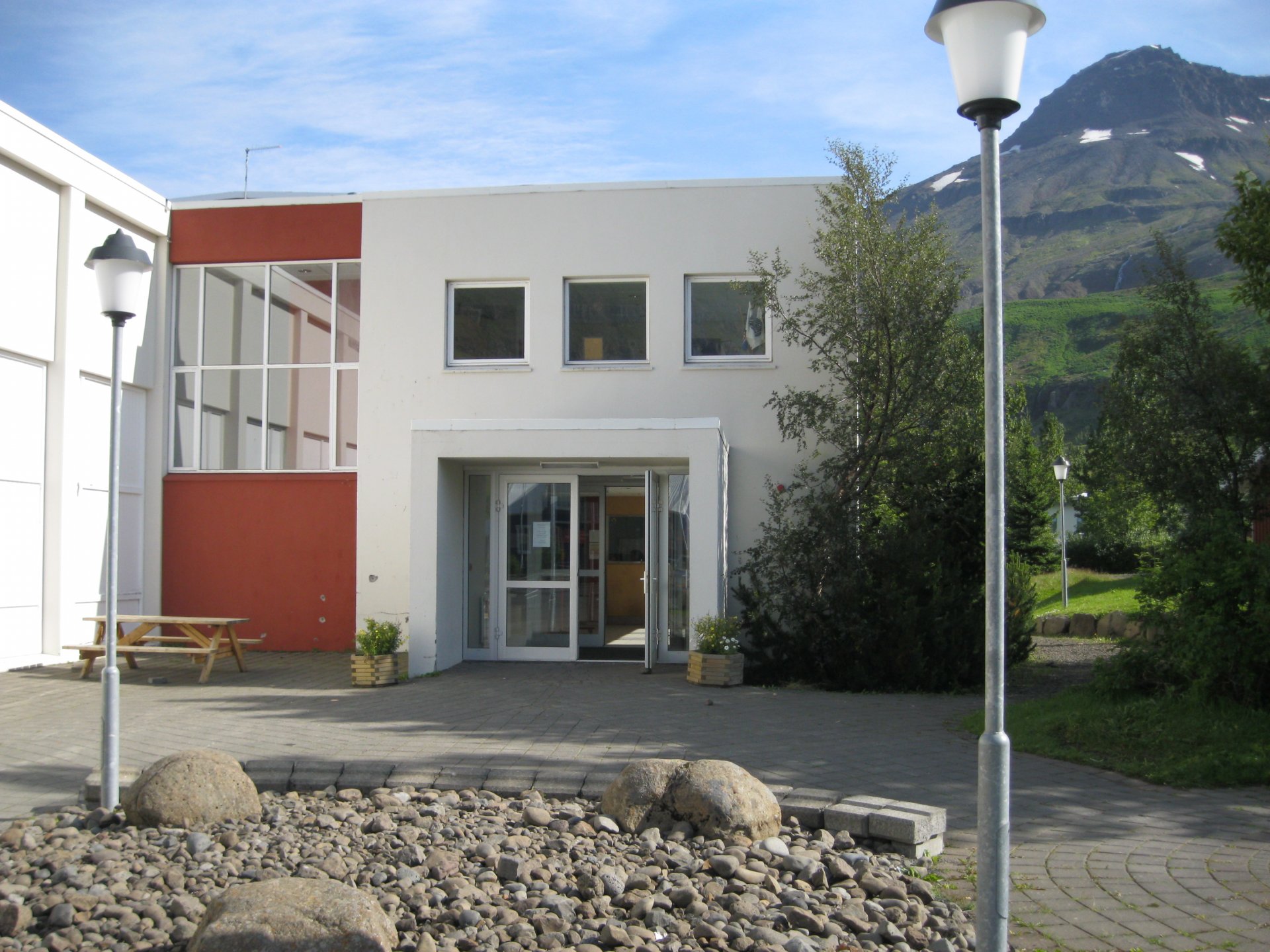 Skrifstofan á Seyðisfirði í íþróttamiðstöðinni