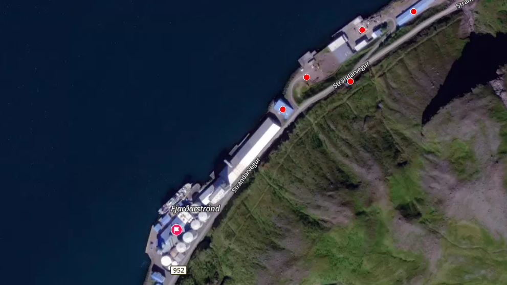 Strandvegur 1-11 lokaður á Seyðisfirði