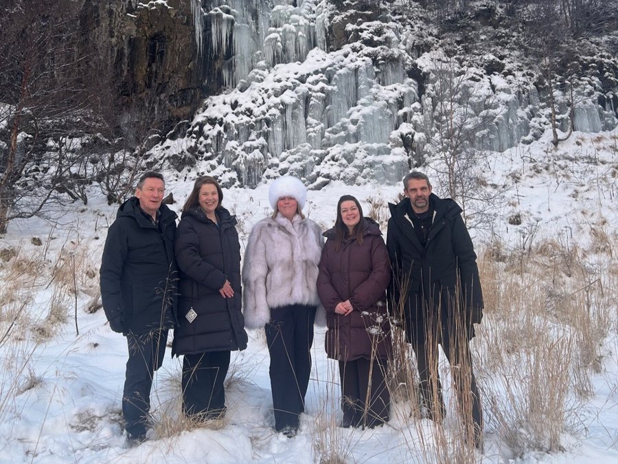 Frá vinstri: Valdimar O. Hermannsson sveitarstjóri Vopnafjarðarhrepps, Jóna Árný Þórðardóttir bæjars&hellip;